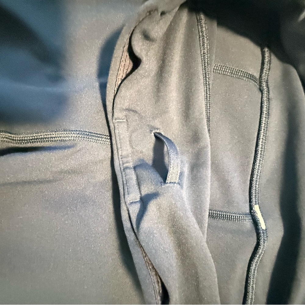 Lululemon Tight Stuff Tight II 25" in Navy , Size 6 - Picture 9 of 11